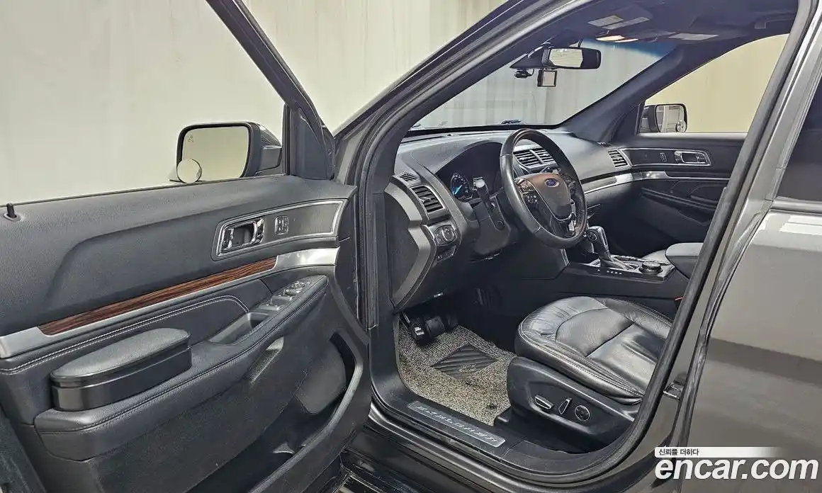 Ford Explorer 2018 2.3 Автомат в Москве № 273465, фото 18