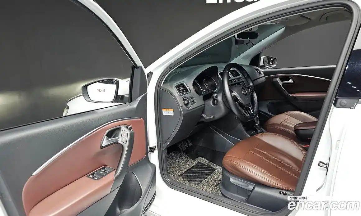 Volkswagen Polo 2016 1.4 Автомат в Москве № 277116, фото 11