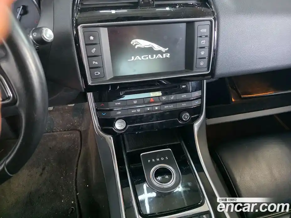 Jaguar XE 2016 2.0 Автомат в Москве № 284009, фото 15