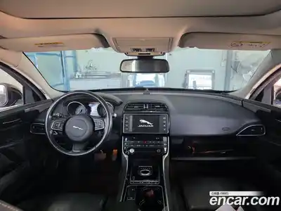 Jaguar XE 2016 2.0 Автомат в Москве № 284009, миниатюра 3