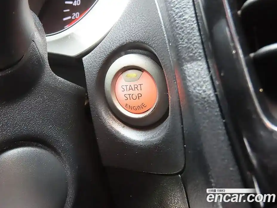 Nissan Juke 2016 1.6 Автомат в Москве № 285068, фото 18