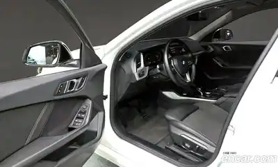 BMW 1-Series 2021 2.0 Автомат в Москве № 285519, миниатюра 3