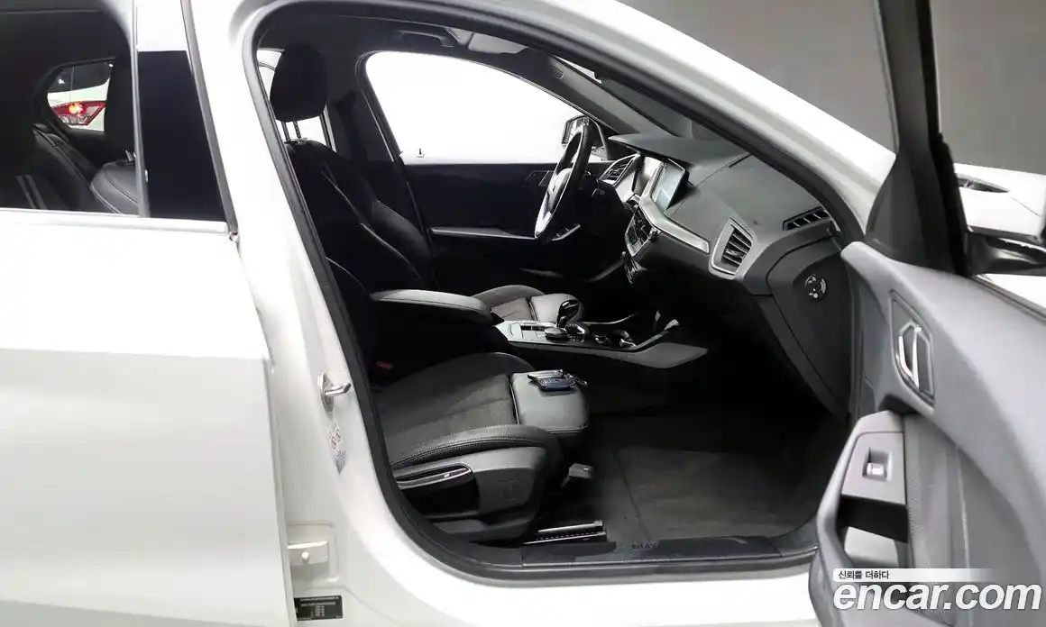 BMW 1-Series 2021 2.0 Автомат в Москве № 285519, фото 4