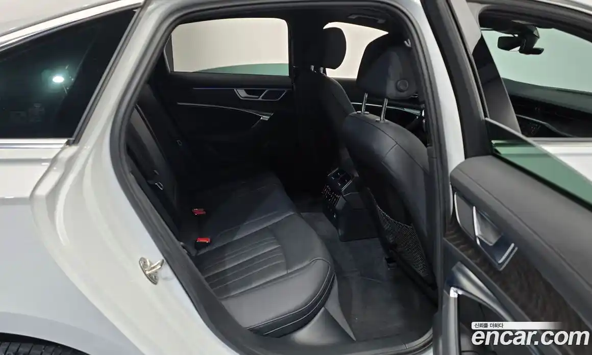 Audi A6 2023 2.0 Автомат в Москве № 311671, фото 12