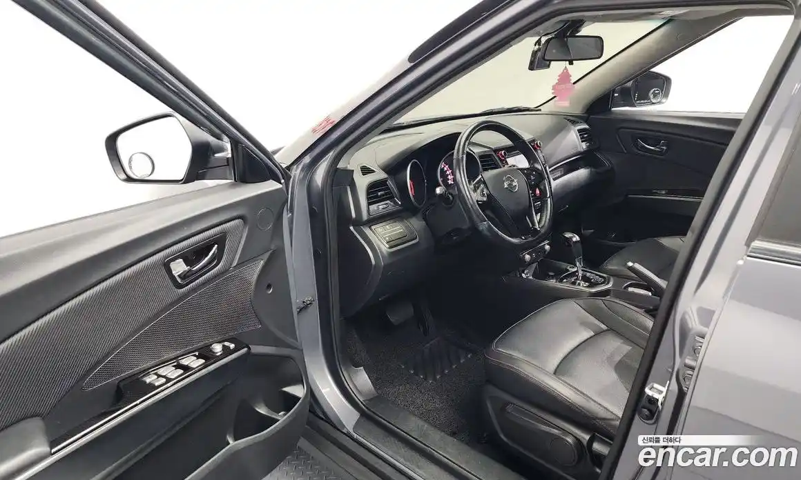 SsangYong TIBOLI 2016 1.6 Автомат в Москве № 31884, фото 2