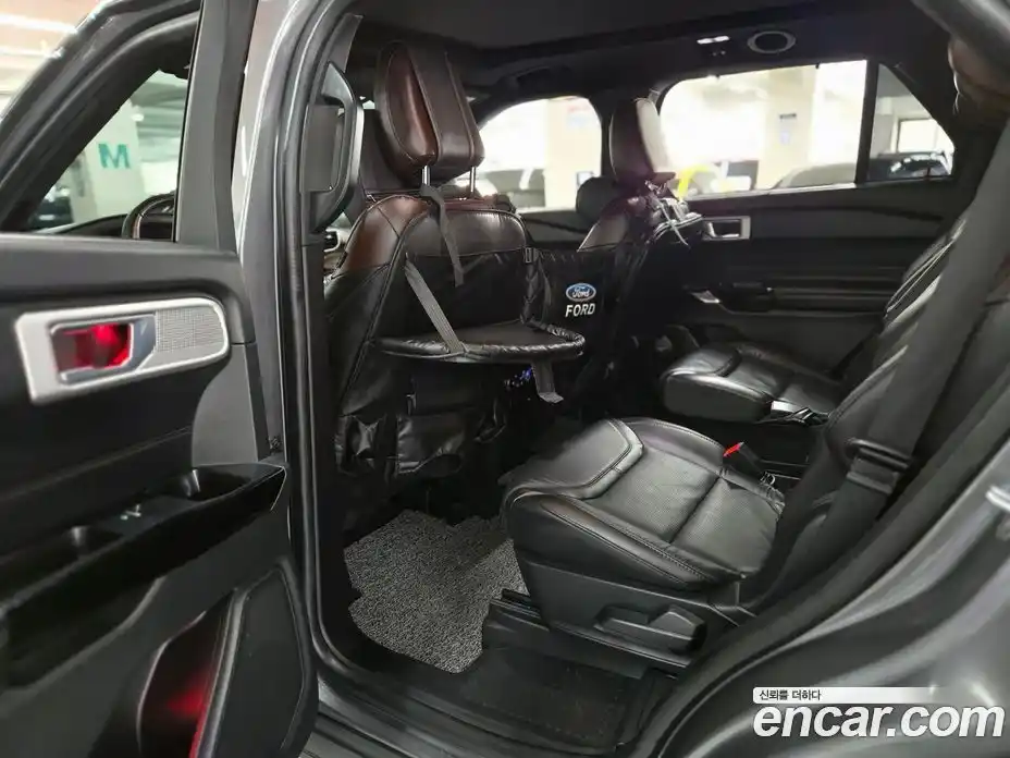 Ford Explorer 2022 3.0 Автомат в Москве № 337449, фото 13