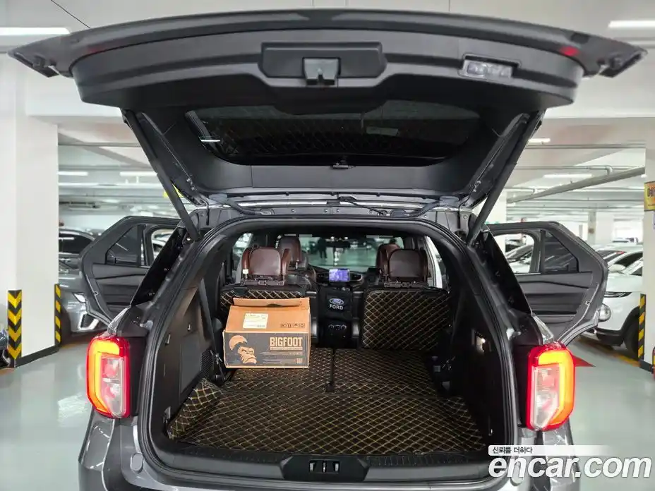 Ford Explorer 2022 3.0 Автомат в Москве № 337449, фото 16