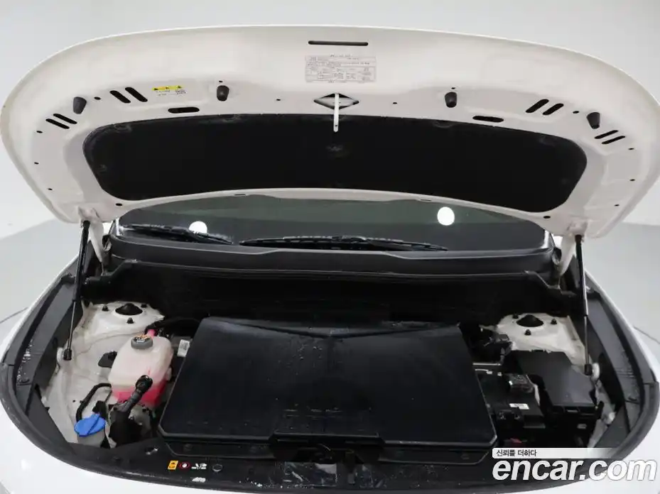 Kia Niro 2023 Автомат в Москве № 338673, фото 17