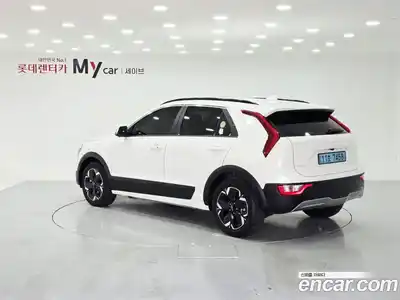 Kia Niro 2023 Автомат в Москве № 338673, миниатюра 3