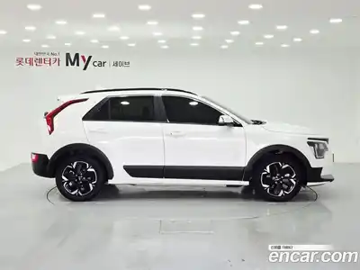 Kia Niro 2023 Автомат в Москве № 338673, миниатюра 6