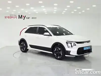 Kia Niro 2023 Автомат в Москве № 338673, миниатюра 7