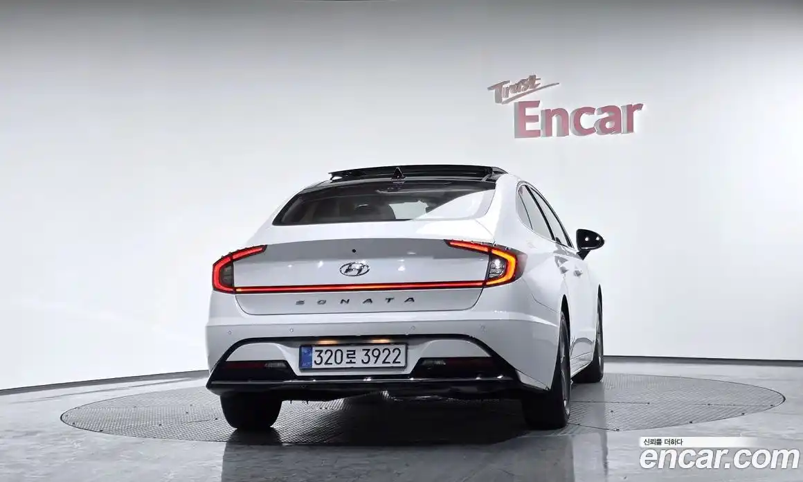 Hyundai Sonata 2020 2.0 Автомат в Москве № 356726, фото 3