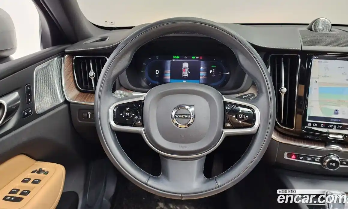 Volvo XC60 2022 2.0 Автомат в Москве № 373761, фото 13