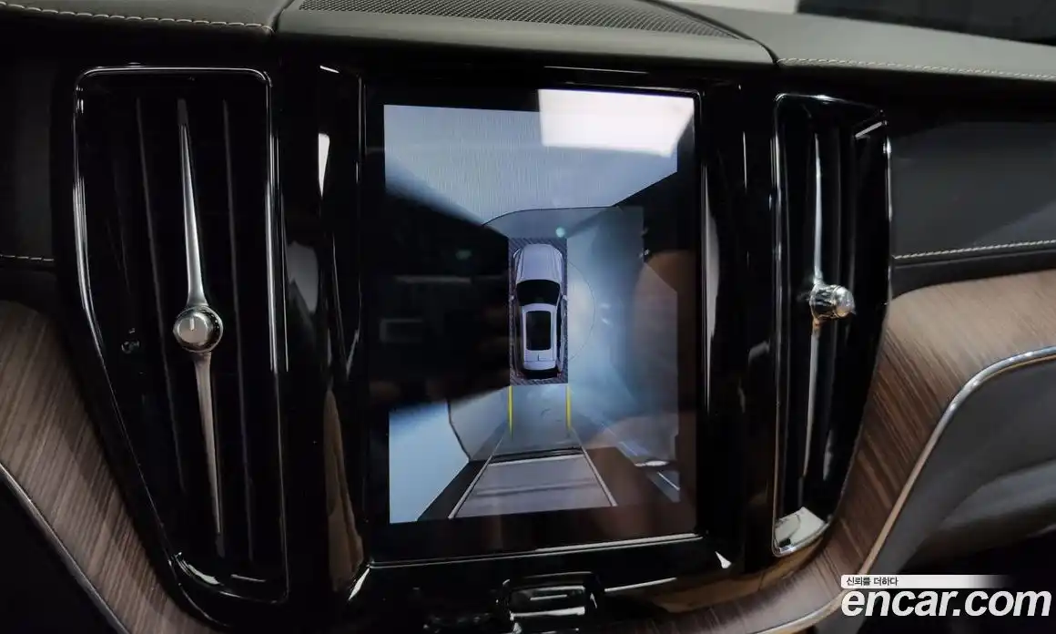 Volvo XC60 2022 2.0 Автомат в Москве № 373761, фото 16