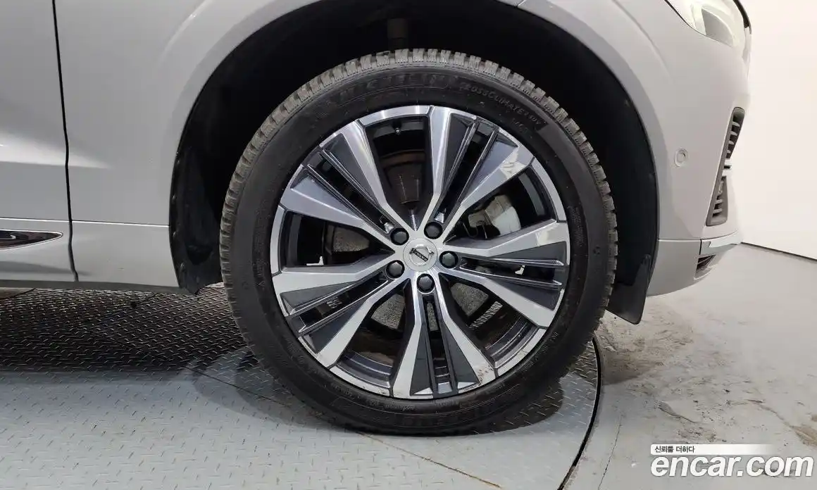 Volvo XC60 2022 2.0 Автомат в Москве № 373761, фото 5