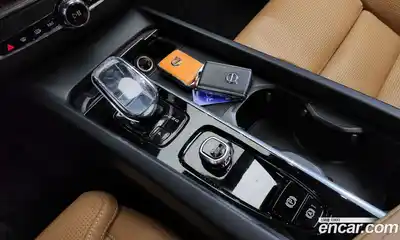 Volvo XC60 2022 2.0 Автомат в Москве № 373761, миниатюра 9