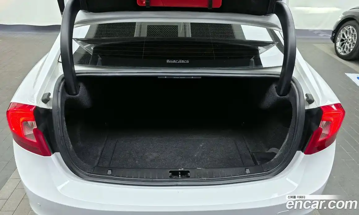 Volvo S60 2018 2.0 Автомат в Москве № 373912, фото 20