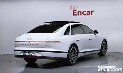 Hyundai Grandeur 2023 2.5 Автомат в Москве № 395519, миниатюра 2