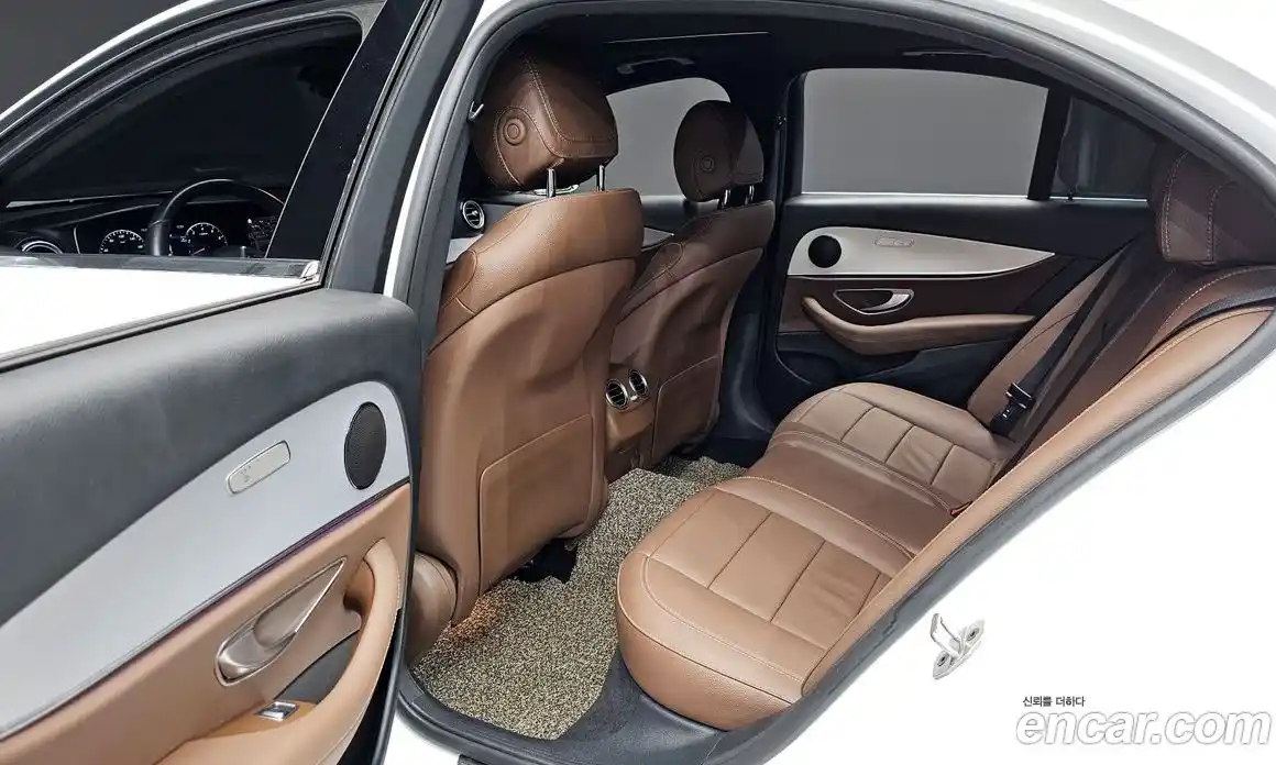 Mercedes-Benz E-Class 2021 2.0 Автомат в Москве № 412973, фото 12