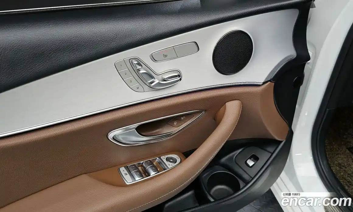 Mercedes-Benz E-Class 2021 2.0 Автомат в Москве № 412973, фото 19