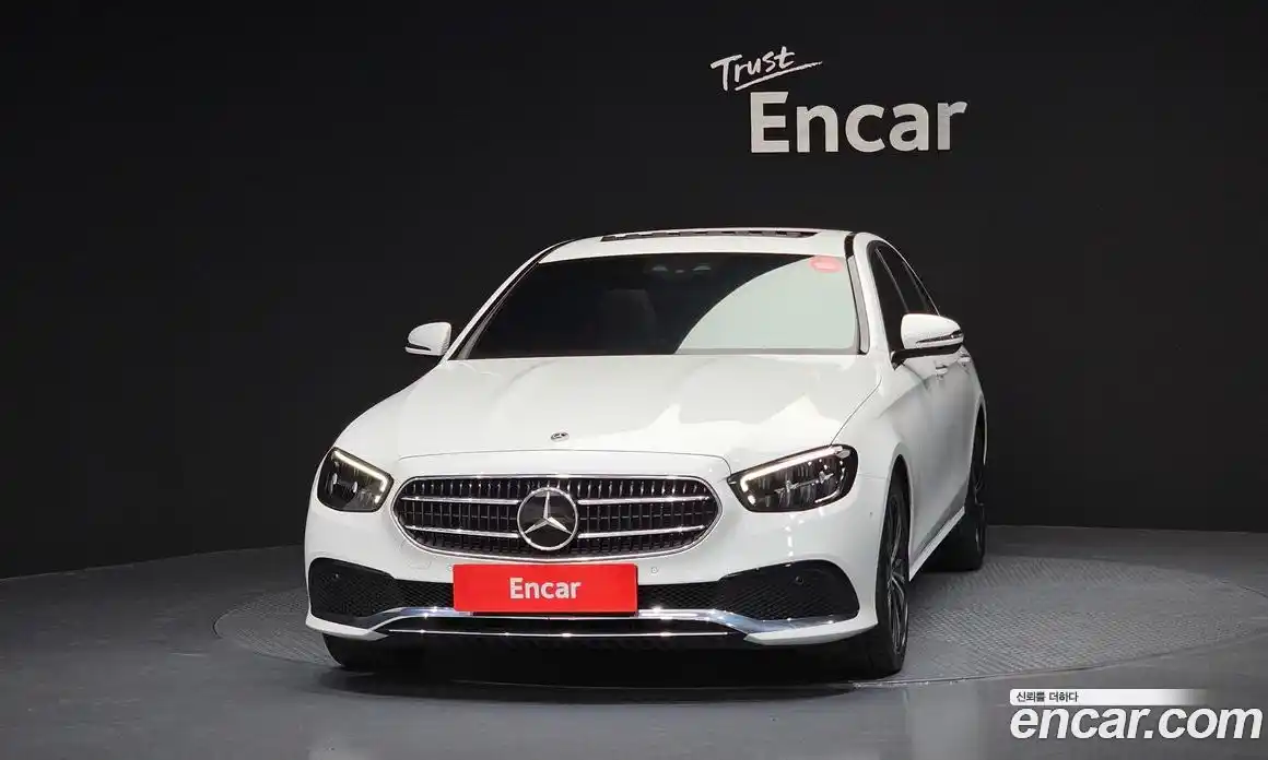 Mercedes-Benz E-Class 2021 2.0 Автомат в Москве № 412973, фото 3