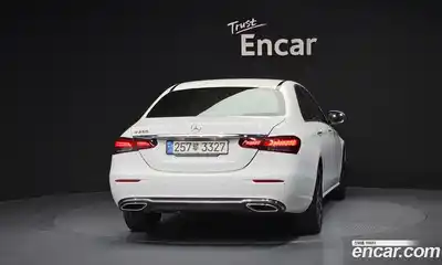 Mercedes-Benz E-Class 2021 2.0 Автомат в Москве № 412973, миниатюра 4