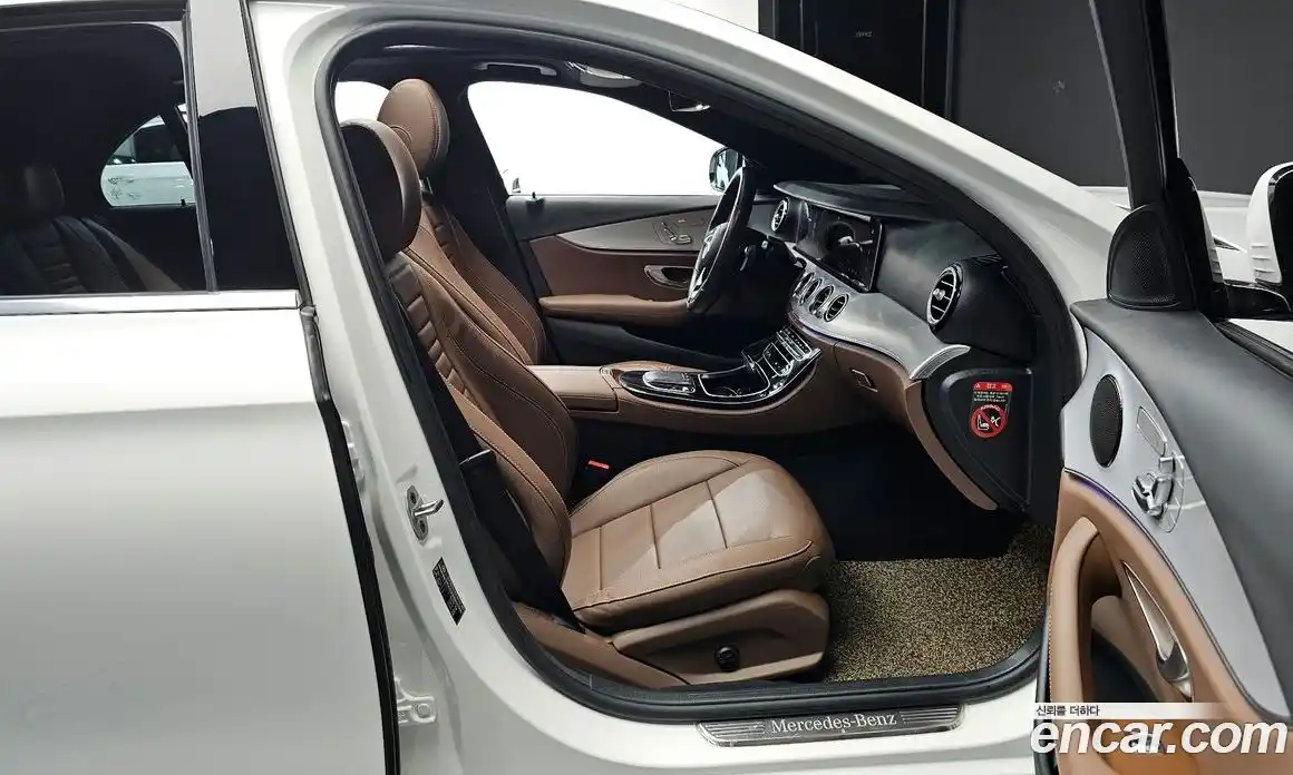 Mercedes-Benz E-Class 2021 2.0 Автомат в Москве № 412973, фото 10