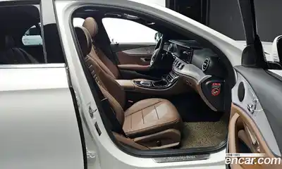 Mercedes-Benz E-Class 2021 2.0 Автомат в Москве № 412973, миниатюра 10