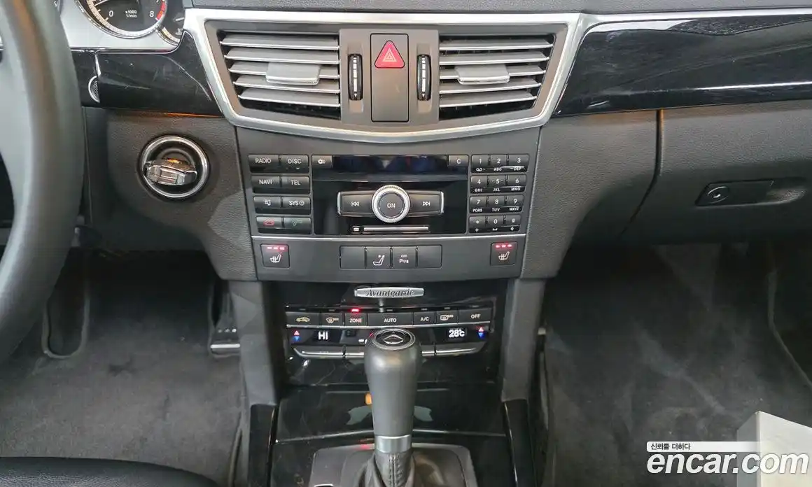 Mercedes-Benz E-Class 2011 1.8 Автомат в Москве № 413030, фото 15