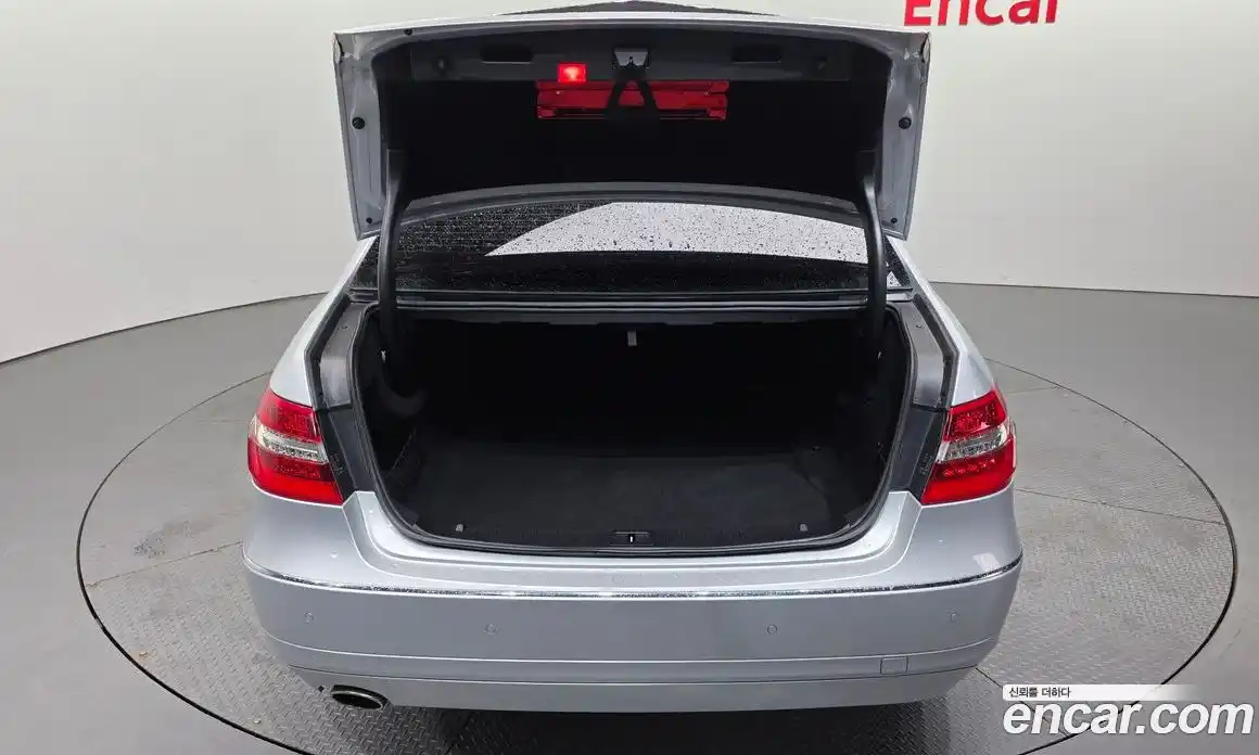 Mercedes-Benz E-Class 2011 1.8 Автомат в Москве № 413030, фото 19