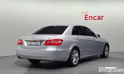 Mercedes-Benz E-Class 2011 1.8 Автомат в Москве № 413030, миниатюра 2