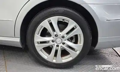 Mercedes-Benz E-Class 2011 1.8 Автомат в Москве № 413030, миниатюра 5