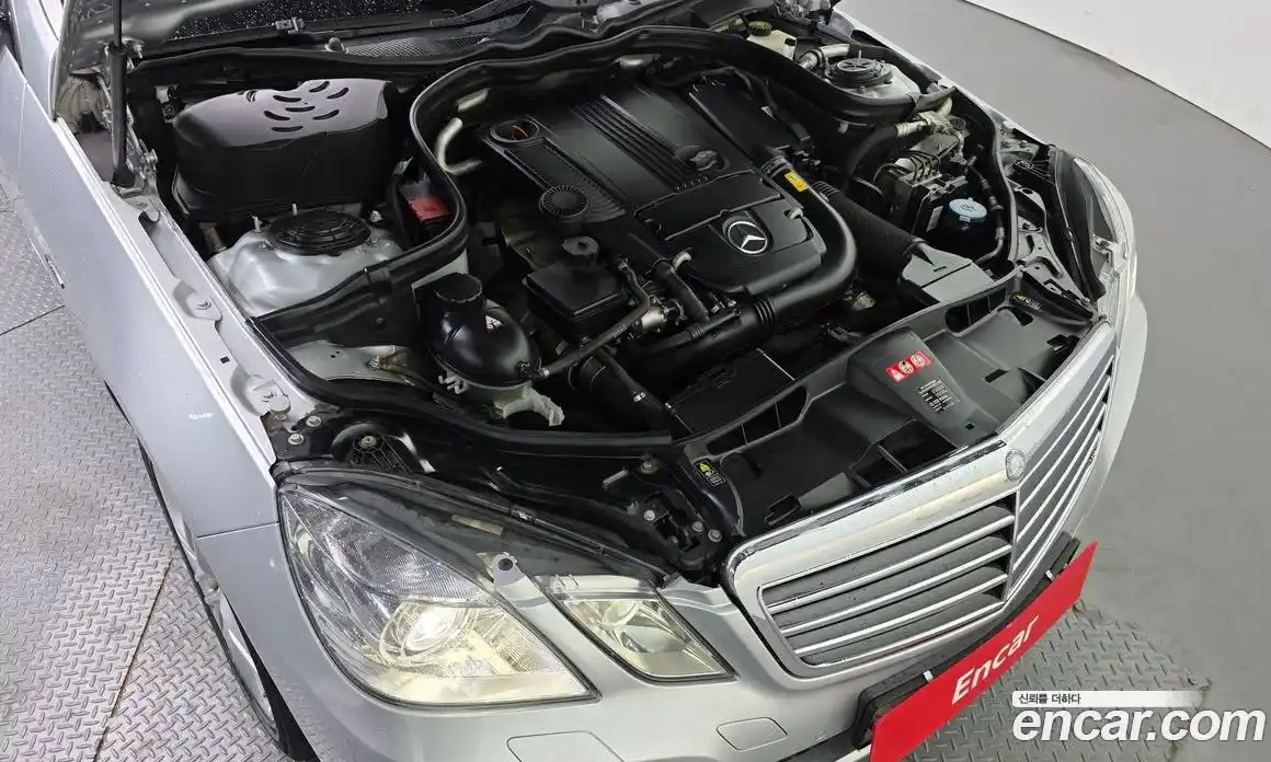 Mercedes-Benz E-Class 2011 1.8 Автомат в Москве № 413030, фото 6