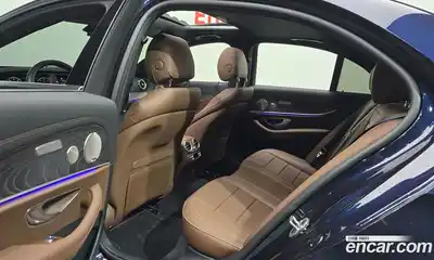 Mercedes-Benz E-Class 2022 2.0 Автомат в Москве № 413274, миниатюра 11