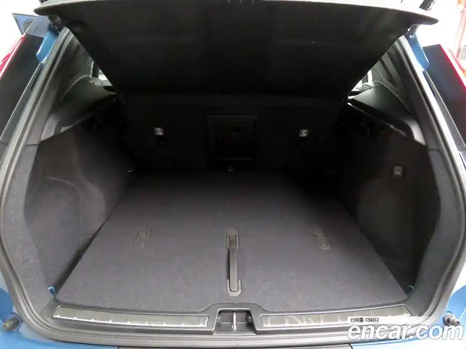 Volvo XC40 2025 2.0 Автомат в Москве № 415239, фото 20