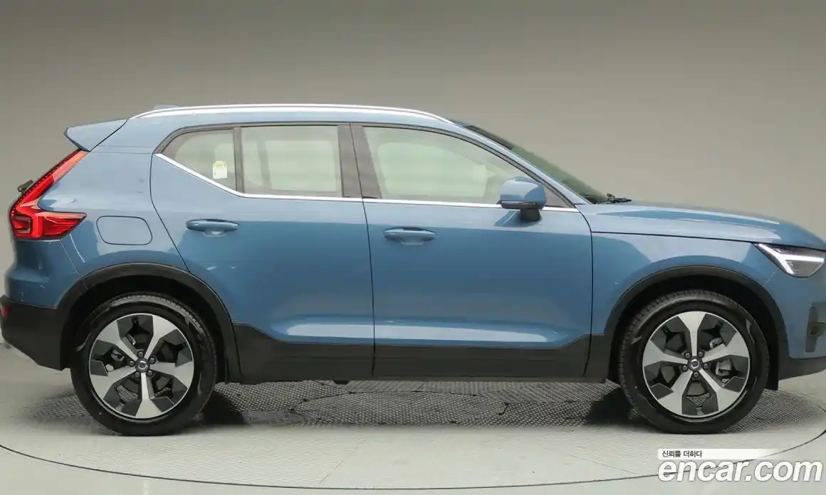 Volvo XC40 2025 2.0 Автомат в Москве № 415239, фото 4