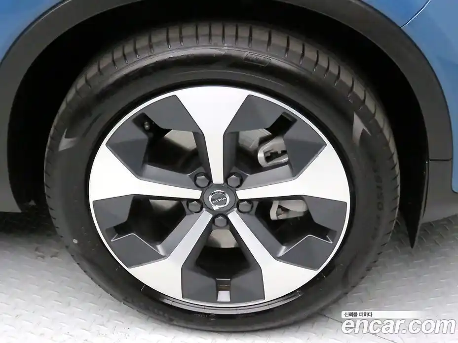 Volvo XC40 2025 2.0 Автомат в Москве № 415239, фото 5