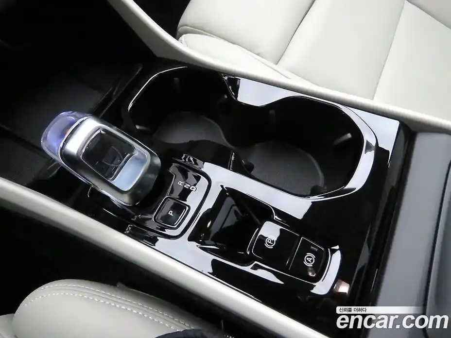 Volvo XC40 2025 2.0 Автомат в Москве № 415239, фото 9