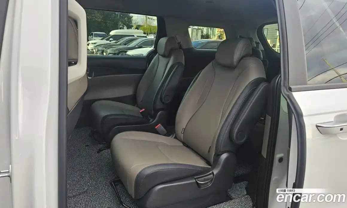 Kia Canival 2025 3.5 Автомат в Москве № 52663, фото 8