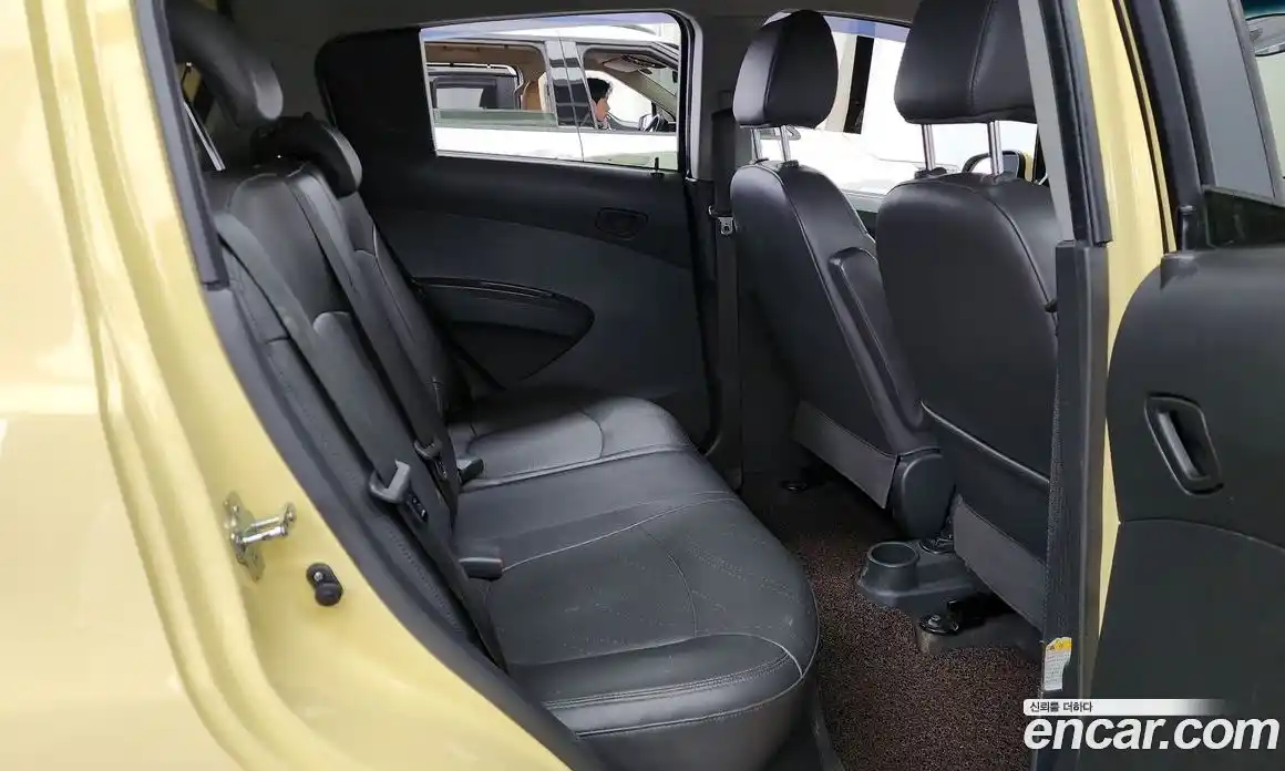 Chevrolet Spark 2014 1.0 Механическая в Москве № 84564, фото 12