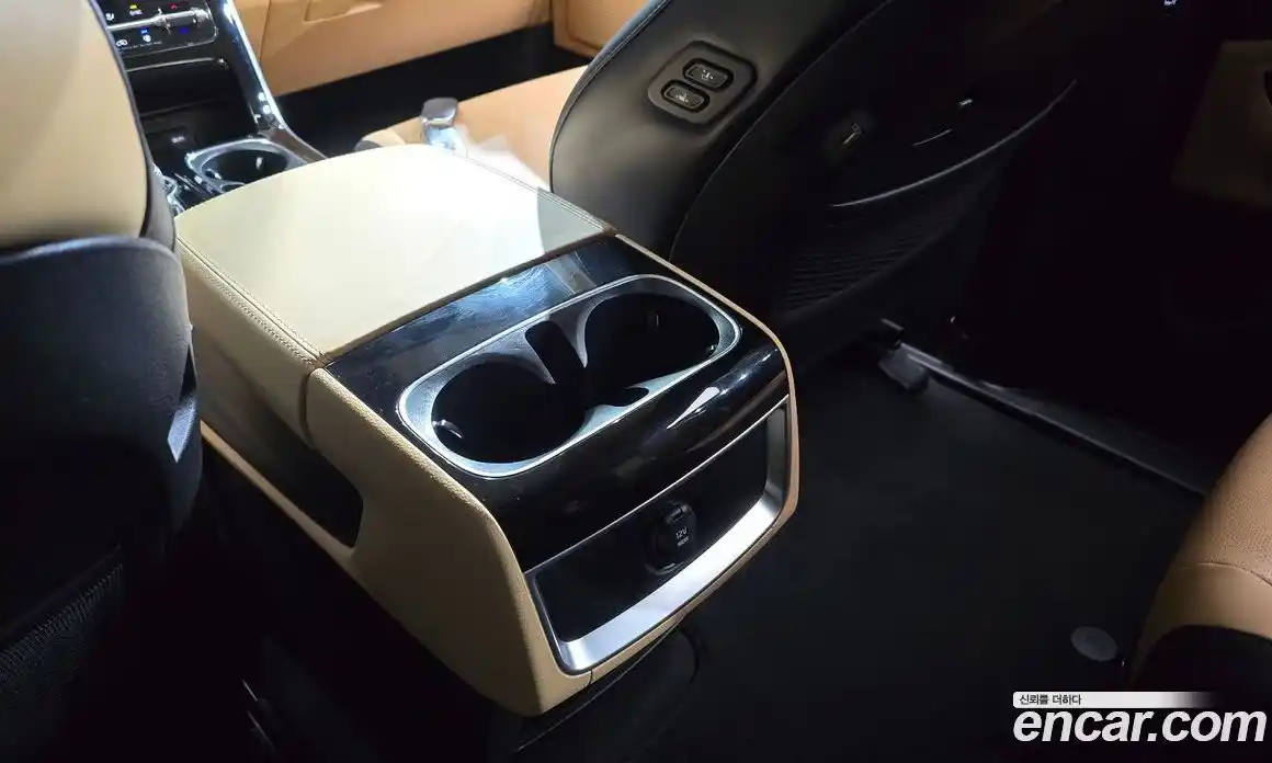 Kia Canival 2021 2.2 Автомат в Москве № 122370, фото 2