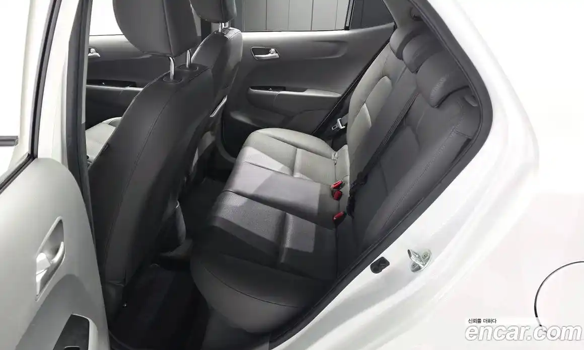 Kia Morning 2021 1.0 Автомат в Москве № 128441, фото 10