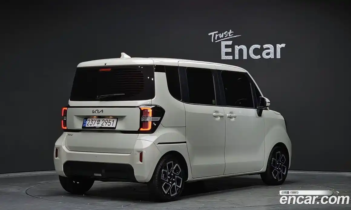 Kia Ray 2023 1.0 Автомат в Москве № 130125, фото 20