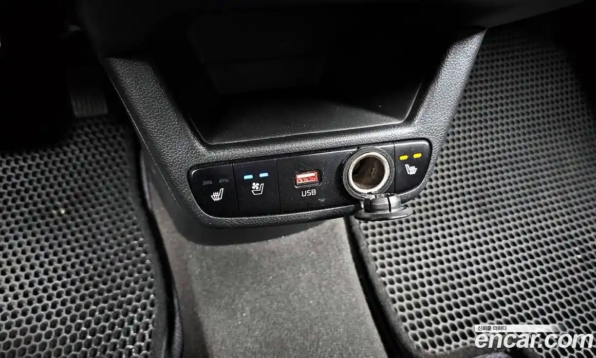 Kia Ray 2023 1.0 Автомат в Москве № 130125, фото 2