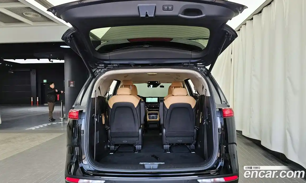 Kia Canival 2023 2.2 Автомат в Москве № 132106, фото 20