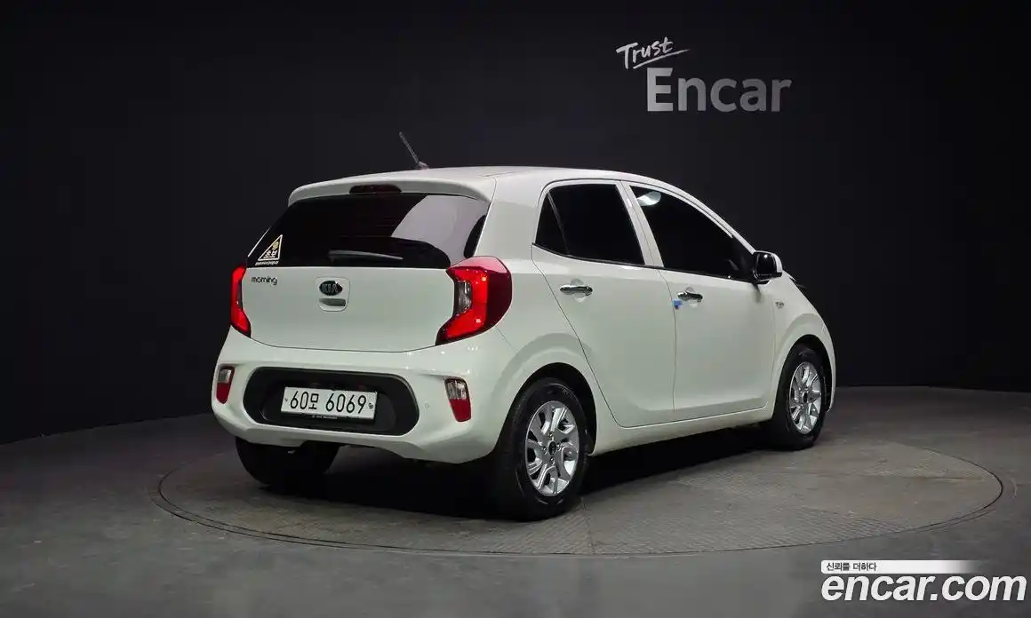 Kia Morning 2019 1.0 Автомат в Москве № 133193, фото 12