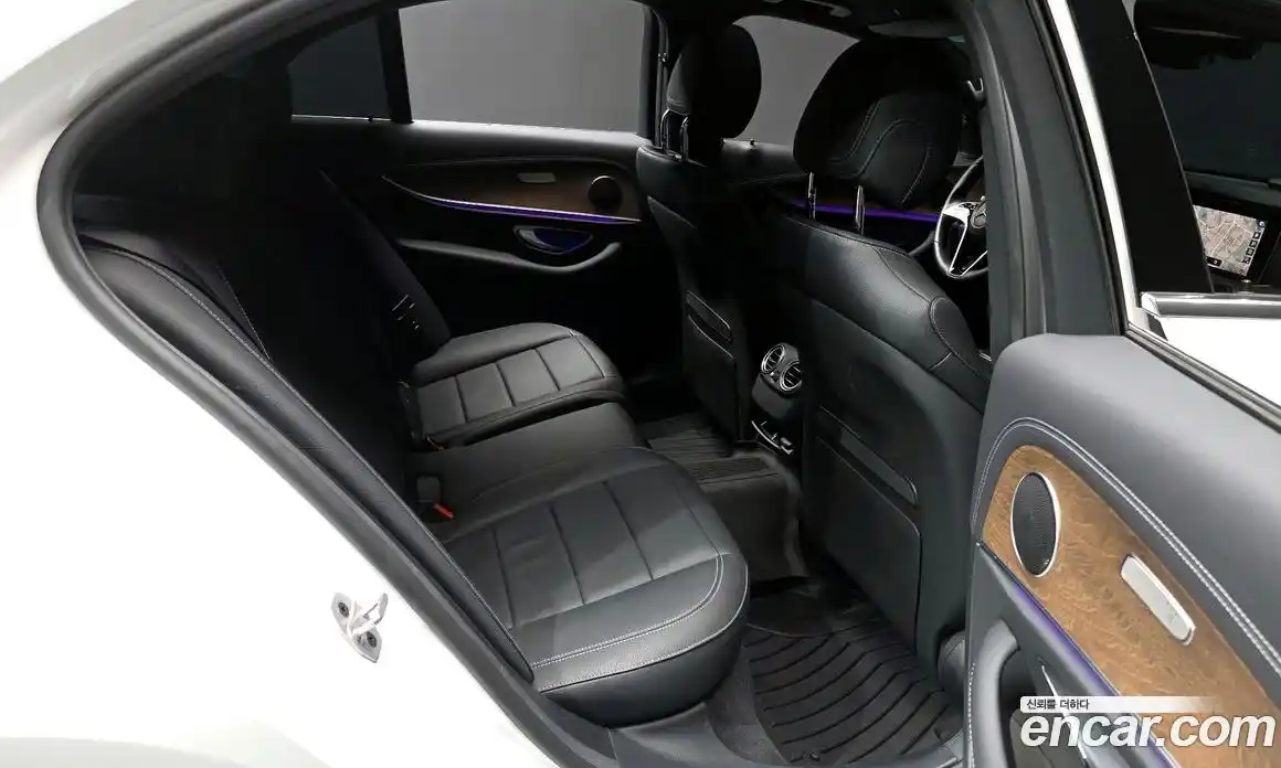 Mercedes-Benz E-Class 2021 2.0 Автомат в Москве № 137664, фото 12