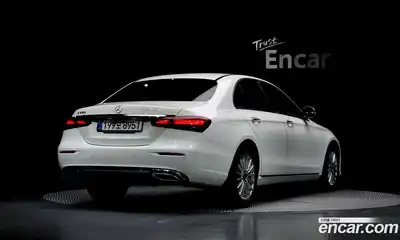Mercedes-Benz E-Class 2021 2.0 Автомат в Москве № 137664, миниатюра 2