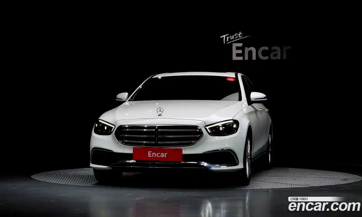 Mercedes-Benz E-Class 2021 2.0 Автомат в Москве № 137664, фото 3