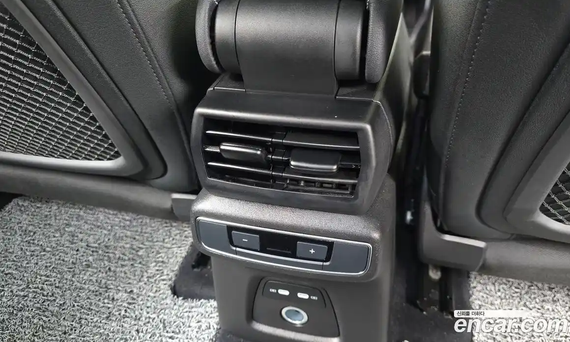 Audi Q4 e-tron 2023 0.2 Автомат в Москве № 139702, фото 15